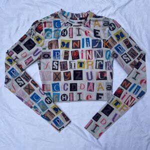 🌷multicolored alphabet cropped long sleeve shirt